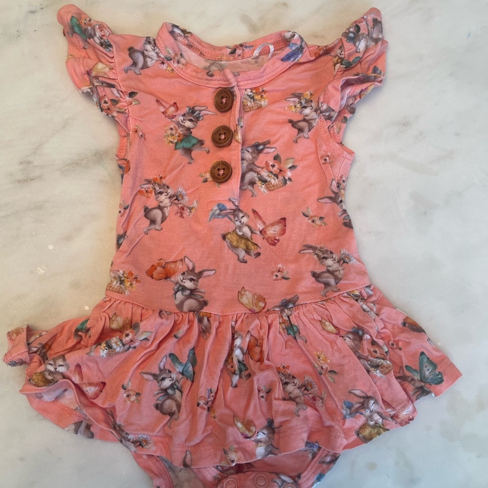 Posh Peanut Baby Girls Bamboo Pink Bunny Print Onsie Bodysuit. 0-3 Months.